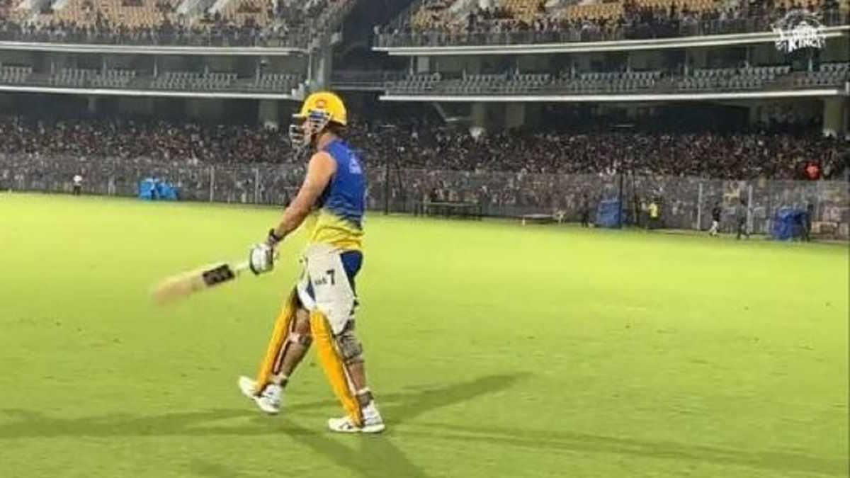 ये भी पढ़ें- IPL 2023: प्रैक्टिस सेशन में 'माही' को देखने उमड़ी भीड़, धोनी-धोनी...से गूंज उठा पूरा स्टेडियम, देखें VIDEO