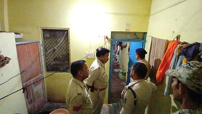 A vegetable seller committed suicide by shooting himself with an illegal pistol at Jabalpur Naka in Damoh.