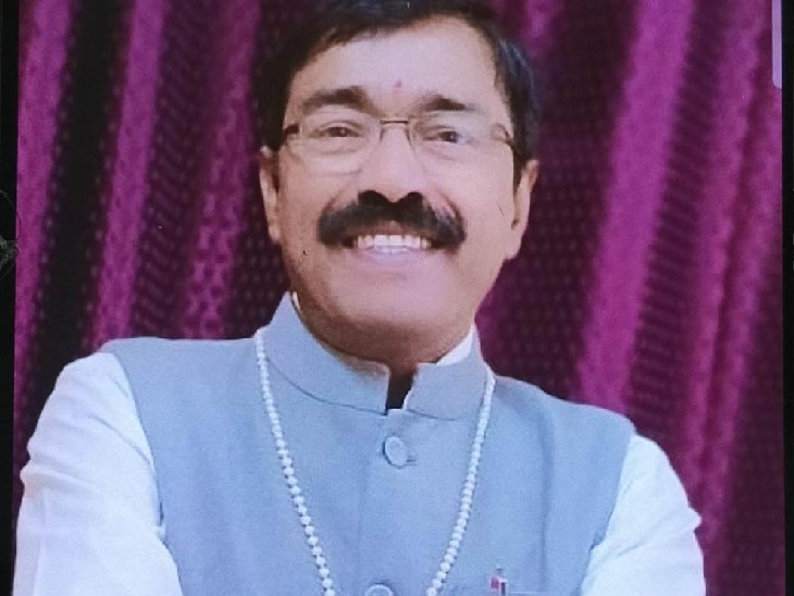 शत्रुघन सिंह चौहान जिनको जीडीए के संपदा अधिकारी के पद से मुक्त किया गया है - Dainik Bhaskar
