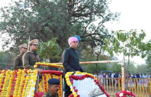 छतरपुर में गणतंत्र का गौरव: कलेक्टर ने फहराया ध्वज; परेड और झांकियों ने मोहा मन…