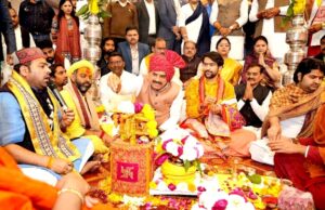 बागेश्वर महाराज ने लगाई ‘मोहन’ को हल्दी, मुख्यमंत्री ने पूजा बेटियों का मंडप; बागेश्वर धाम में ‘राज’ और ‘अध्यात्म’ का ऐसा मिलन पहले कभी नहीं देखा!