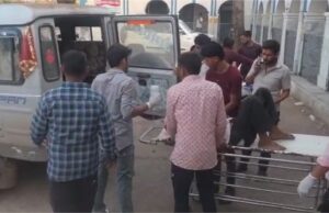 स्वास्थ्य व्यवस्थाएं हुई चौपट, नहीं मिली एंबुलेंस की सुविधा