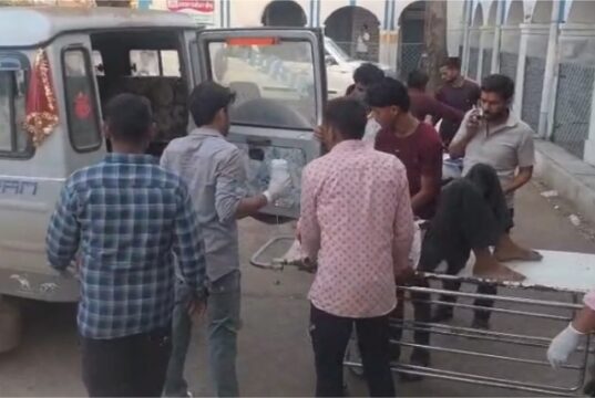 स्वास्थ्य व्यवस्थाएं हुई चौपट, नहीं मिली एंबुलेंस की सुविधा