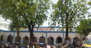 108 गांवों का स्वास्थ्य बीमार: दो डॉक्टरों के भरोसे बकस्वाहा अस्पताल, स्टाफ की कमी और एम्बुलेंस संकट से जनता बेहाल