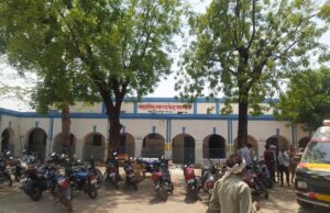 108 गांवों का स्वास्थ्य बीमार: दो डॉक्टरों के भरोसे बकस्वाहा अस्पताल, स्टाफ की कमी और एम्बुलेंस संकट से जनता बेहाल