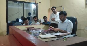 कलेक्टर पार्थ जैसवाल की तहसील कार्यालय में औचक दबिश: कामचोर पटवारियों पर गिरेगी गाज!