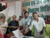 कलेक्टर की रात्रि चौपाल: विधायक के साथ बांटे ऑन द स्पॉट खुशहाली के पत्र; फौती नामांतरण में लापरवाही पर 2 पटवारियों पर मौके पर कार्यवाही, जनता ने सराहा प्रशासन का नया अंदाज़