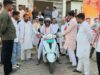 नेताओं का ग्रीन अवतार या कैमरों वाला पर्यावरण प्रेम? वीआईपी काफिला छोड़ जब ई-रिक्शा पर चमके मंत्री जी, बुंदेलखंड की जनता ने पूछे तीखे सवाल